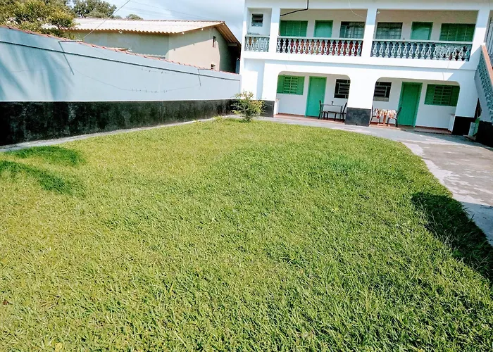 KITNET BERTIOGA - Centro - Wi-fi - Garagem - Cozinha - saída 16h Apartamento